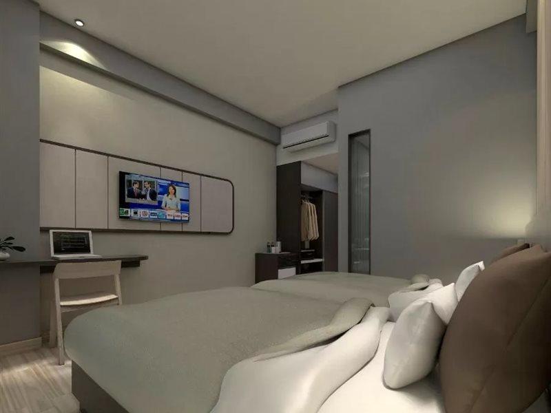 Hotel Santika Букитинги Екстериор снимка